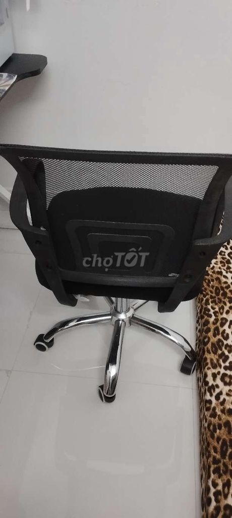 Ghế văn phòng Lưới Đen Mới. Mua bán Bàn ghế tại Huyện Cần Giuộc Long An được đăng bởi Nhật hình 1