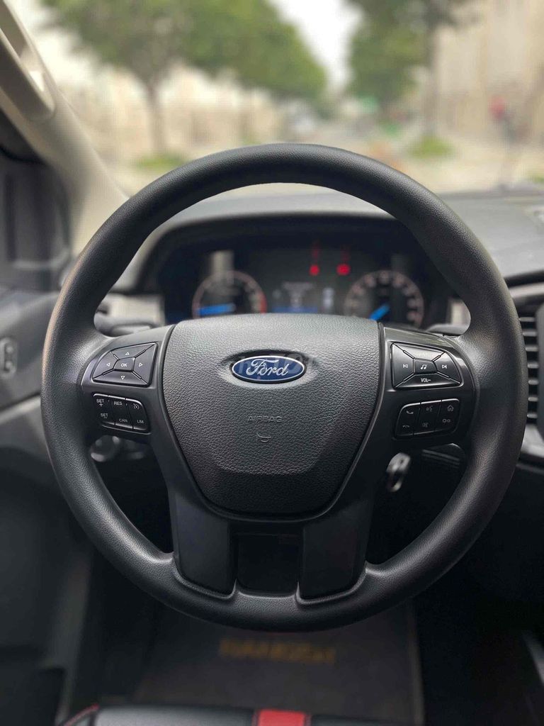 Ford Ranger 2020 XLS 2.2L 4x2 AT - 38000 km. Mua bán Ô tô tại Thành phố Thủ Đức Tp Hồ Chí Minh được đăng bởi Văn Dũng hình 12