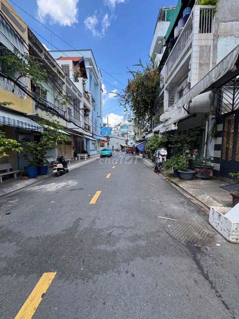 Nhà 4m x 17m, 2 tầng, 4 PN, Hồng Bàng, Q11, TP.HCM