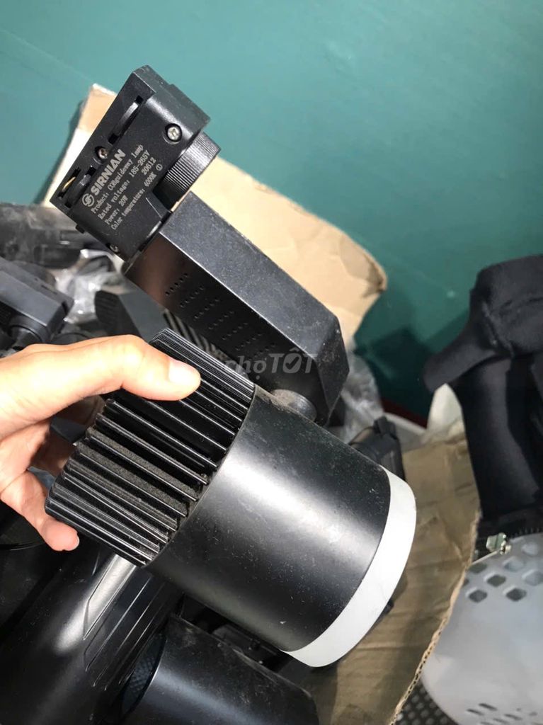 Đèn rọi SIRINAM Đen 20W. Mua bán Đèn tại Quận Tân Phú Tp Hồ Chí Minh được đăng bởi LAV hình 1