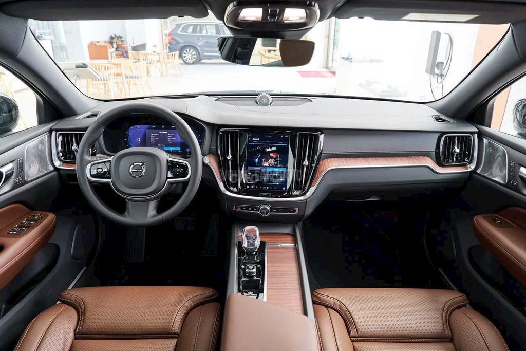 Volvo S90 B6 Ultra sản xuất 2025, giao tháng 3