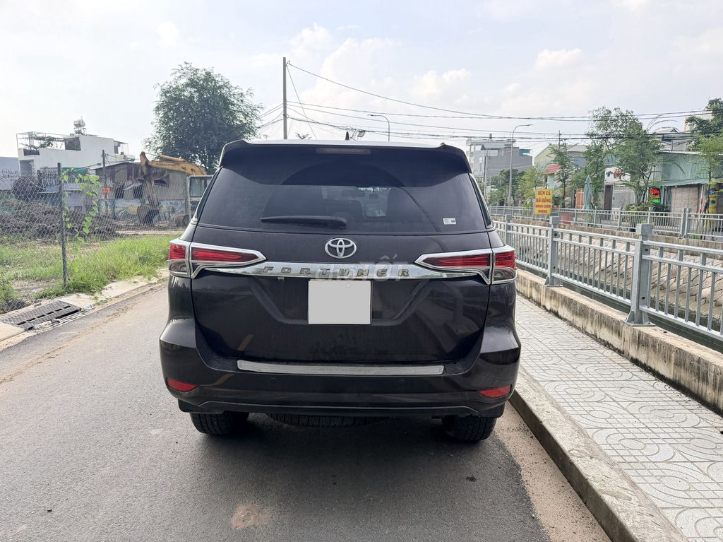Toyota Fortuner 2018 коричневая механика в отличном состоянии