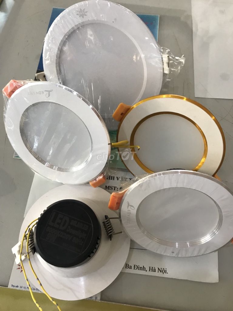 Đèn downlight