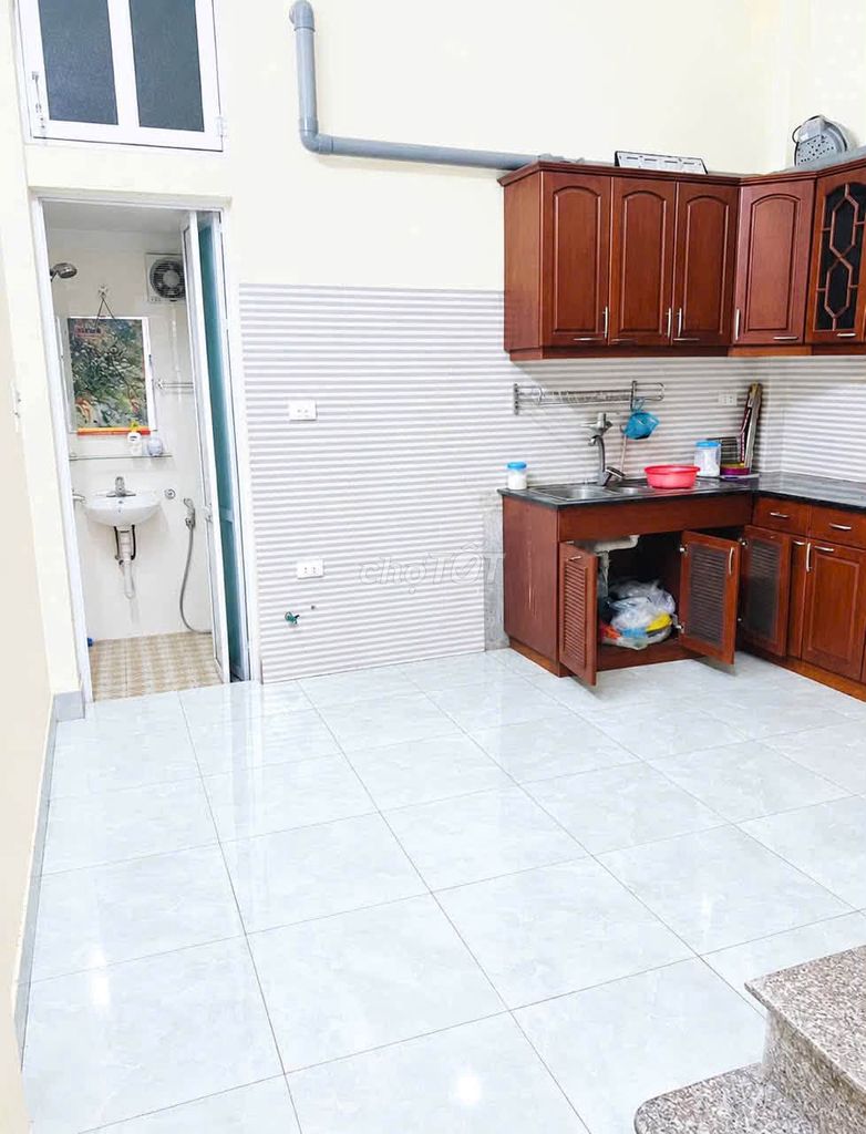3-этажный дом с 3 спальнями в аренду, Винь Куинь, Тхань Три, 5т.р.