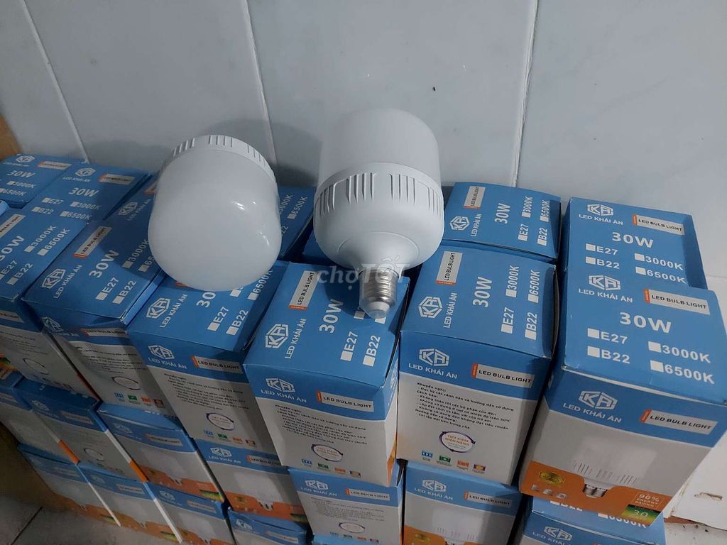 Em chia lỗ lại new100% đèn Led siêu sáng tiết kiệm