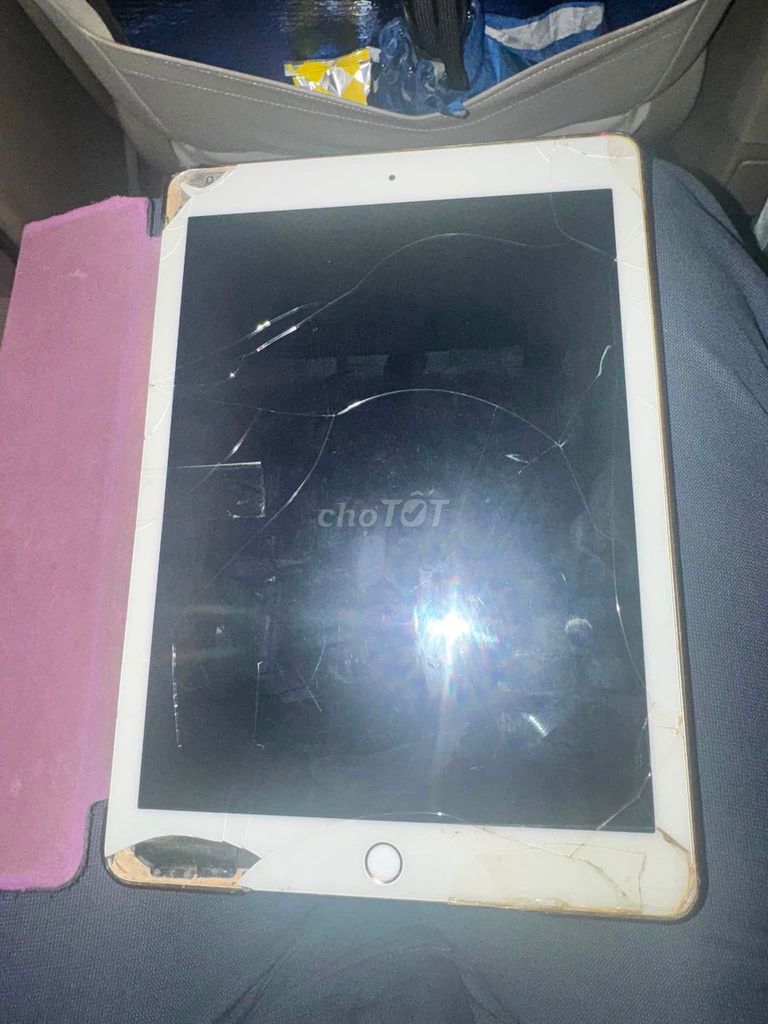 Apple iPad Air 2 Vỡ kính. Mua bán Máy tính bảng tại Quận 10 Tp Hồ Chí Minh được đăng bởi Hội Đồ Điện Tử hình 1