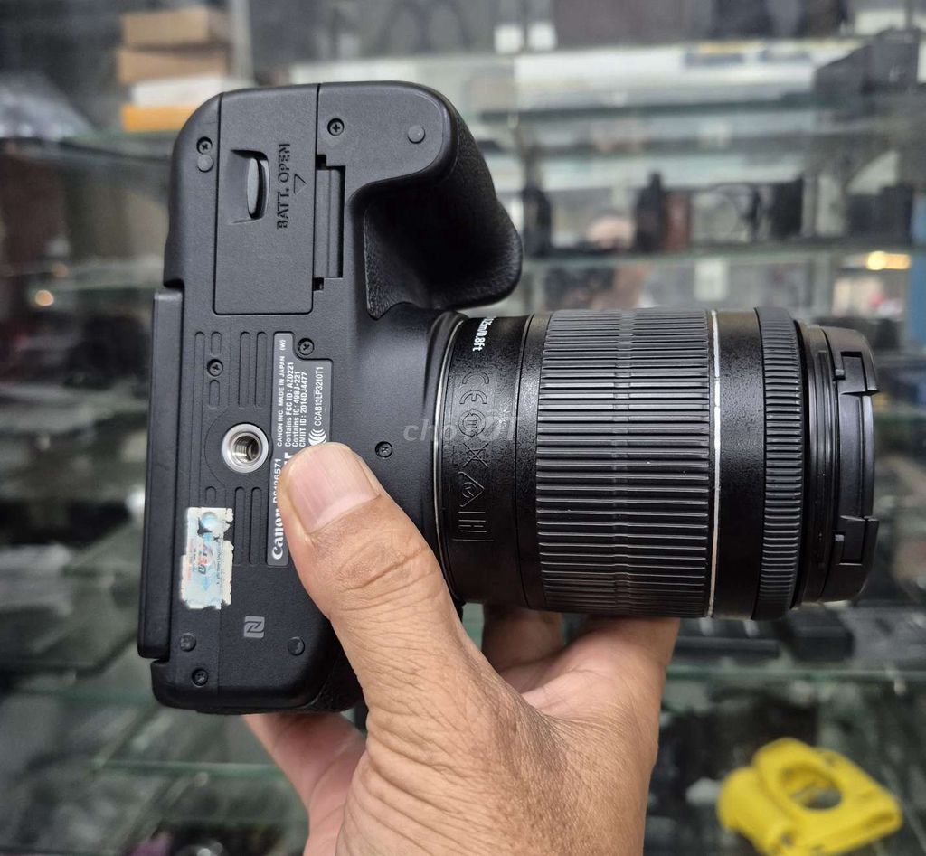 Máy ảnh Canon EOS 750D Đen Màn hình xoay lật. Mua bán Máy ảnh, Máy quay tại Quận 1 Tp Hồ Chí Minh được đăng bởi Phạm Gia hình 1