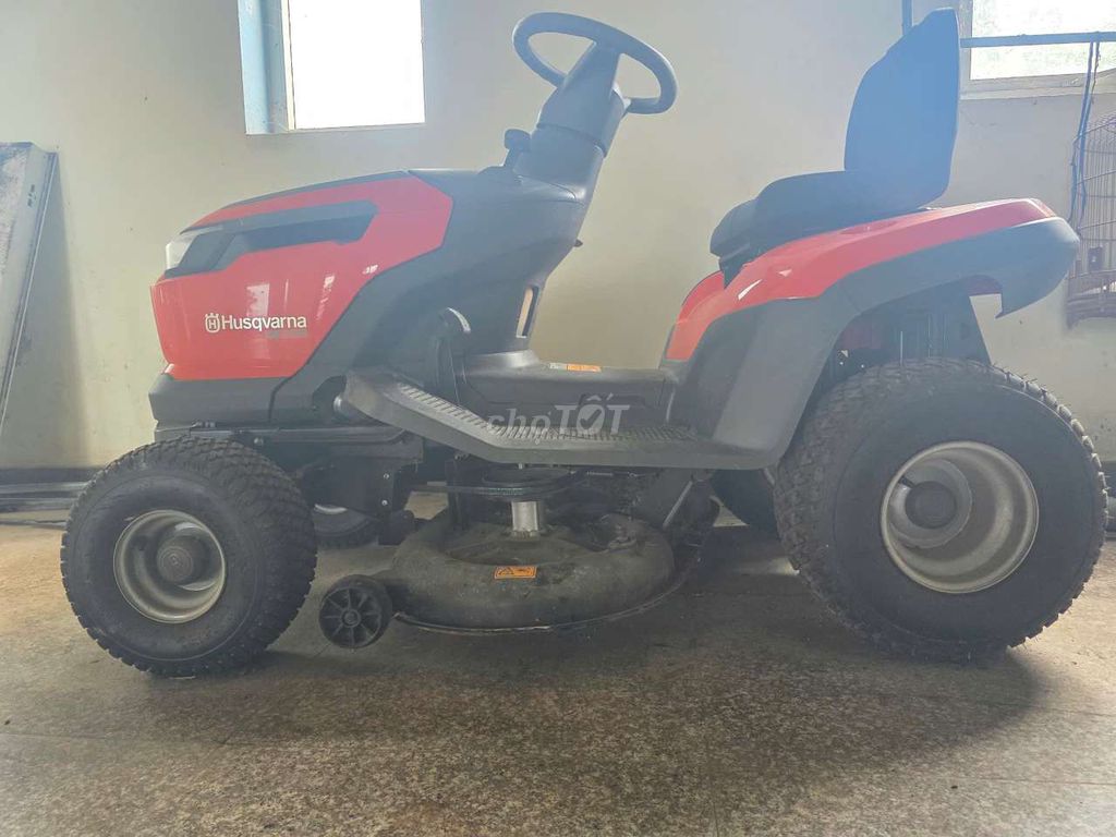 Máy cắt cỏ Husqvarna TS 114 Đỏ. Mua bán Đồ chuyên dụng, Giống nuôi trồng tại Quận Nam Từ Liêm Hà Nội được đăng bởi Nguyễn Dung hình 1