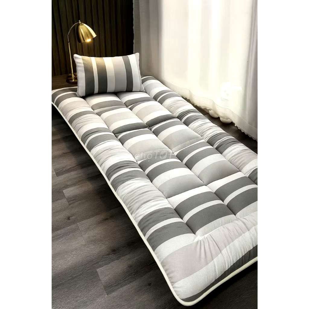 Nệm topper 1m x 2m Xám, trắng. Mua bán Giường, chăn ga gối nệm tại Quận 7 Tp Hồ Chí Minh được đăng bởi Jullia  hình 1