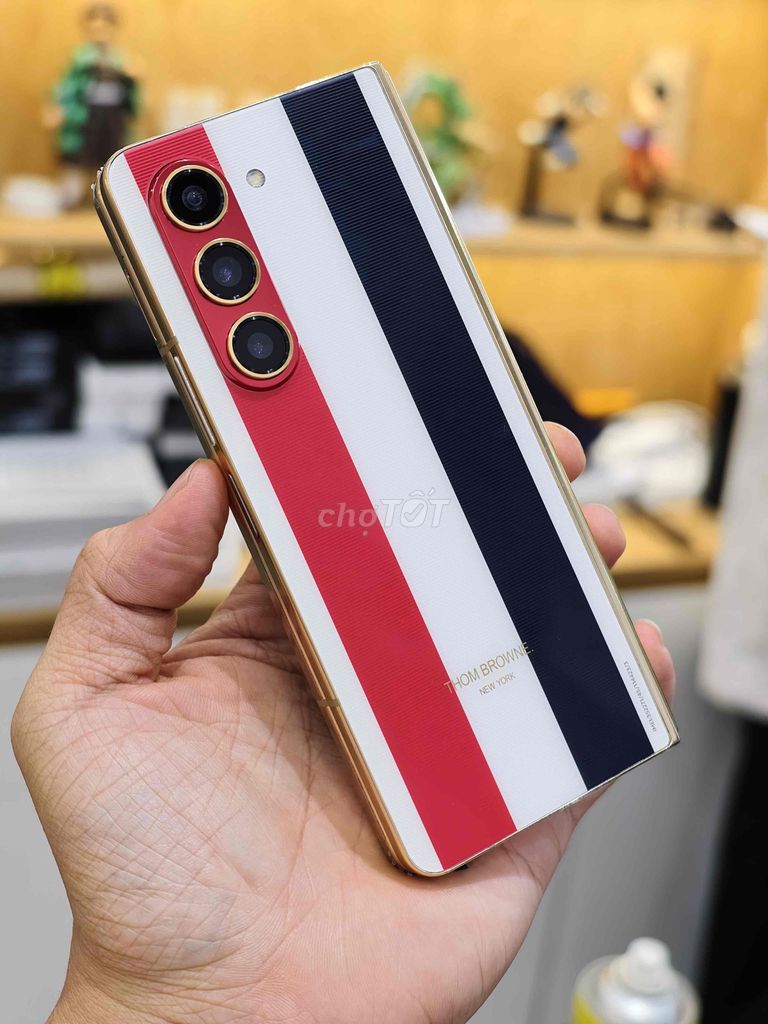 Samsung ZFold5 Thom Browne 12GB/256GB Vàng. Mua bán Điện thoại tại Quận 10 Tp Hồ Chí Minh được đăng bởi Khánh Trần hình 1
