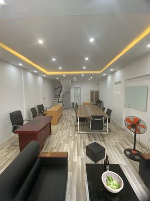 Cho thuê nhà ngõ 39 phố Phạm Tuấn Tài, DT 58m2 x 5 tầng đẹp, ngõ rộng