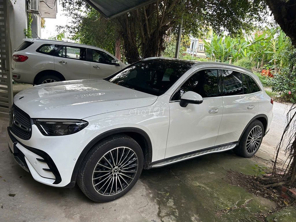 Mercedes Benz GLC300 2022  - 25000 km