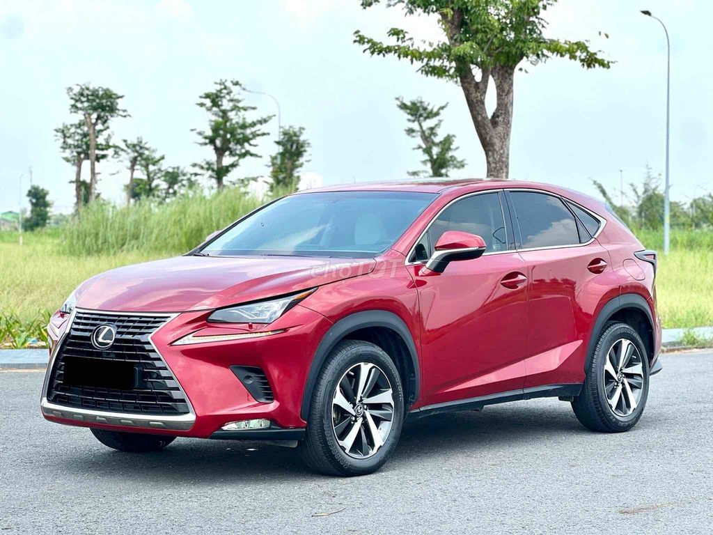 Lexus NX300 model 2018 - 30000km