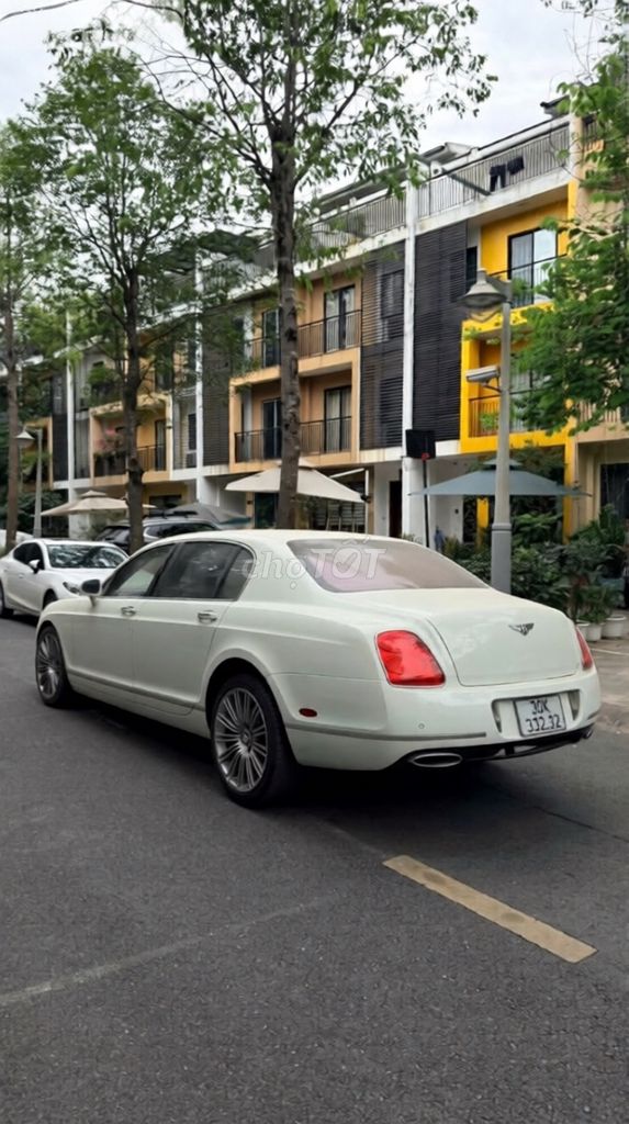 Bentley Flying Spur 6.0 V8 2007 Белый
