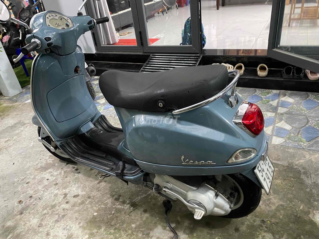 Vespa 2010 xe cực đẹp cục máy bao êm ngon. Mua bán Xe máy tại Quận 5 Tp Hồ Chí Minh được đăng bởi JM hình 5