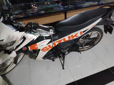 Suzuki Satria F150 Trắng cam đen Thể thao