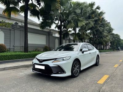 Toyota Camry 2021 2.5Q - 56000 km. Mua bán Ô tô tại Thành phố Dĩ An Bình Dương được đăng bởi Siêu Thị Ô Tô Bình Dương 