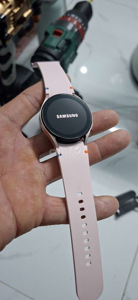 Samsung Watch FE Hồng Đã sử dụng. Mua bán Thiết bị đeo thông minh tại Quận 12 Tp Hồ Chí Minh được đăng bởi Nguyễn Hiễn Vinh hình 1