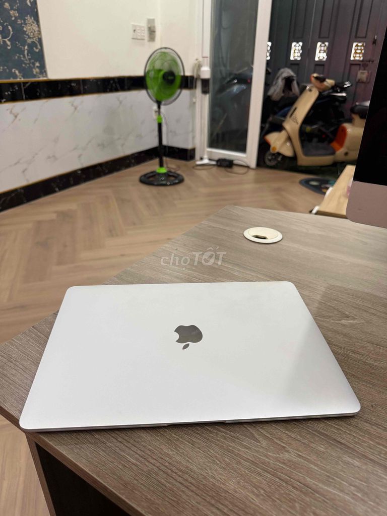 Máy macbook air 2020 ,256g. Mua bán Laptop tại Quận Gò Vấp Tp Hồ Chí Minh được đăng bởi Phạm Duy hình 1