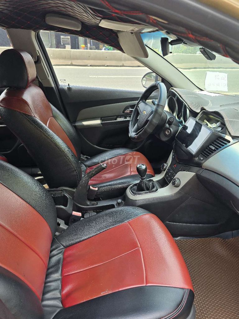 Ô tô Chevrolet Cruze 2011 số sàn màu vàng cát. Mua bán Ô tô tại Thị xã Bến Cát Bình Dương được đăng bởi lâm hiền  hình 7