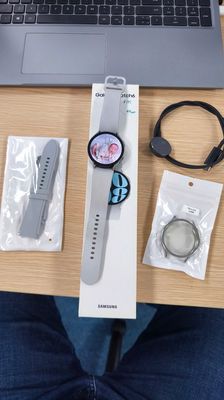 Samsung Galaxy Watch 6 44mm Sliver nguyên zin. Mua bán Thiết bị đeo thông minh tại Quận Bắc Từ Liêm Hà Nội được đăng bởi Thắng Hà