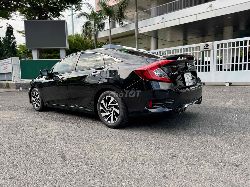 Honda Civic 2018 1.8 E - 50000 km. Mua bán Ô tô tại Quận 10 Tp Hồ Chí Minh được đăng bởi vương Đức hình 5