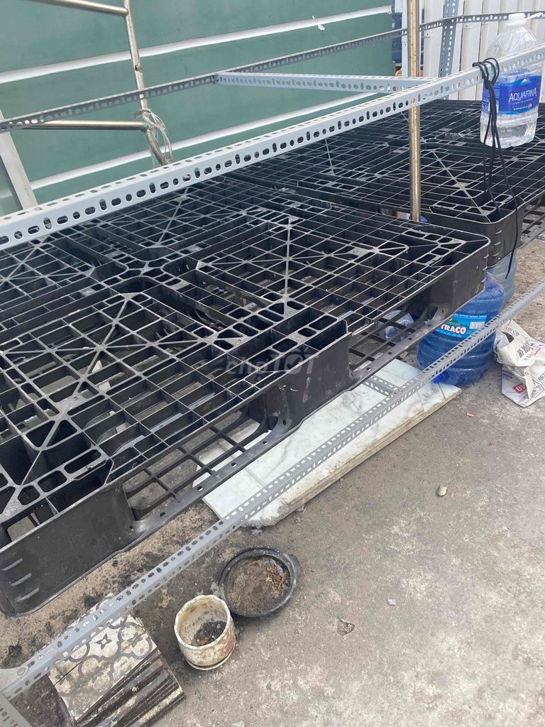 Cửa sổ khung lá đã dùng. Mua bán Nội thất, đồ gia dụng khác tại Thành phố Sóc Trăng Sóc Trăng được đăng bởi Mr Steven hình 1