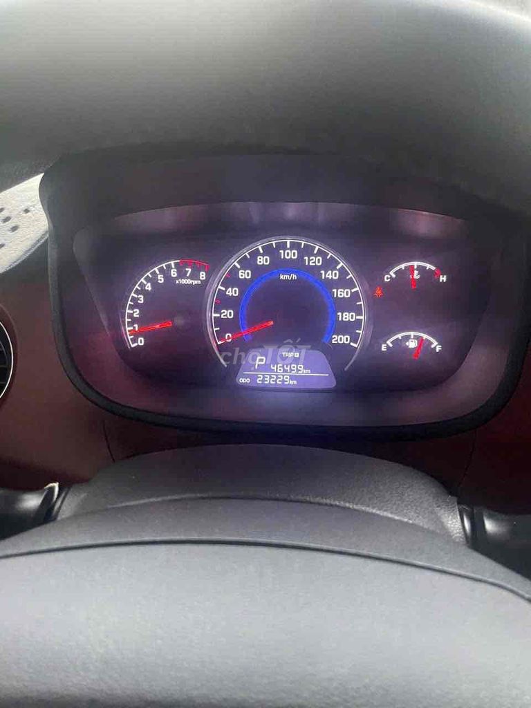 Hyundai i10 20120 1.2AT xe 1 chủ chạy 23.000km. Mua bán Ô tô tại Quận 12 Tp Hồ Chí Minh được đăng bởi Phạm Hoàng hình 5