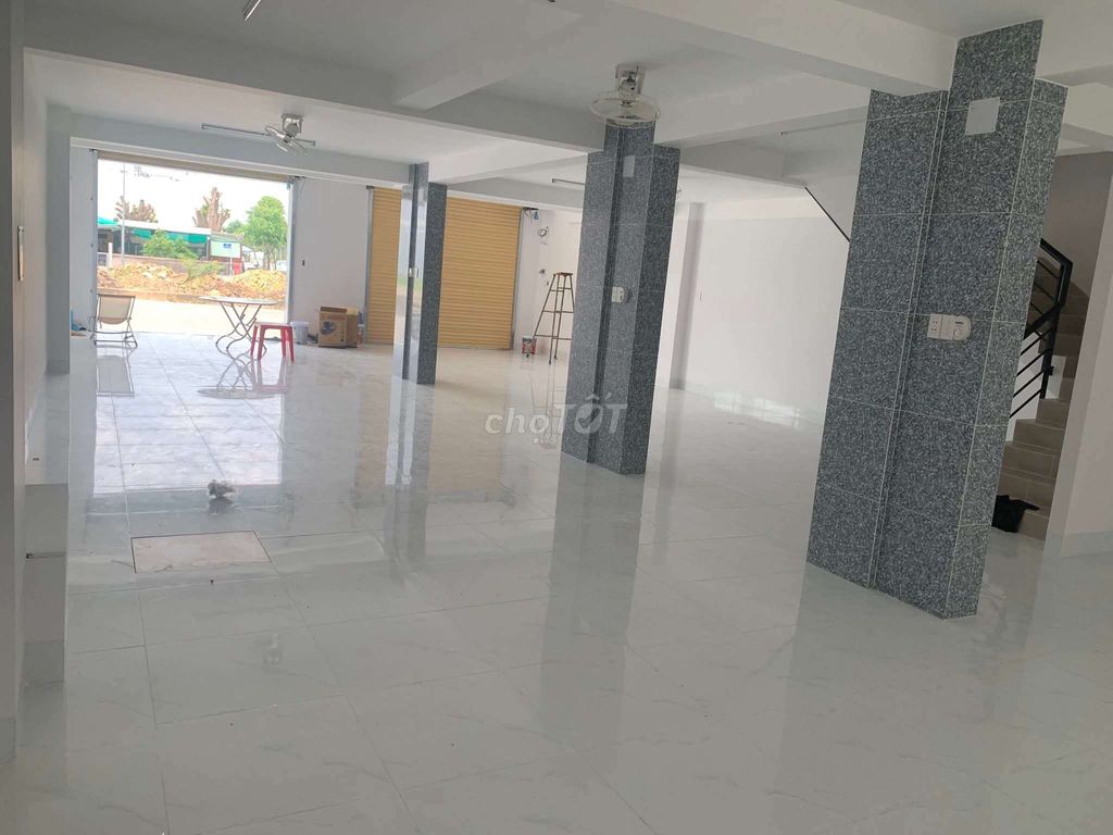 Cho thuê nhà nguyên căn  9x20 trệt, lửng. Cho thuê văn phòng, mặt bằng kinh doanh tại Thành phố Tân An Long An được đăng bởi Chí Đạm hình 2
