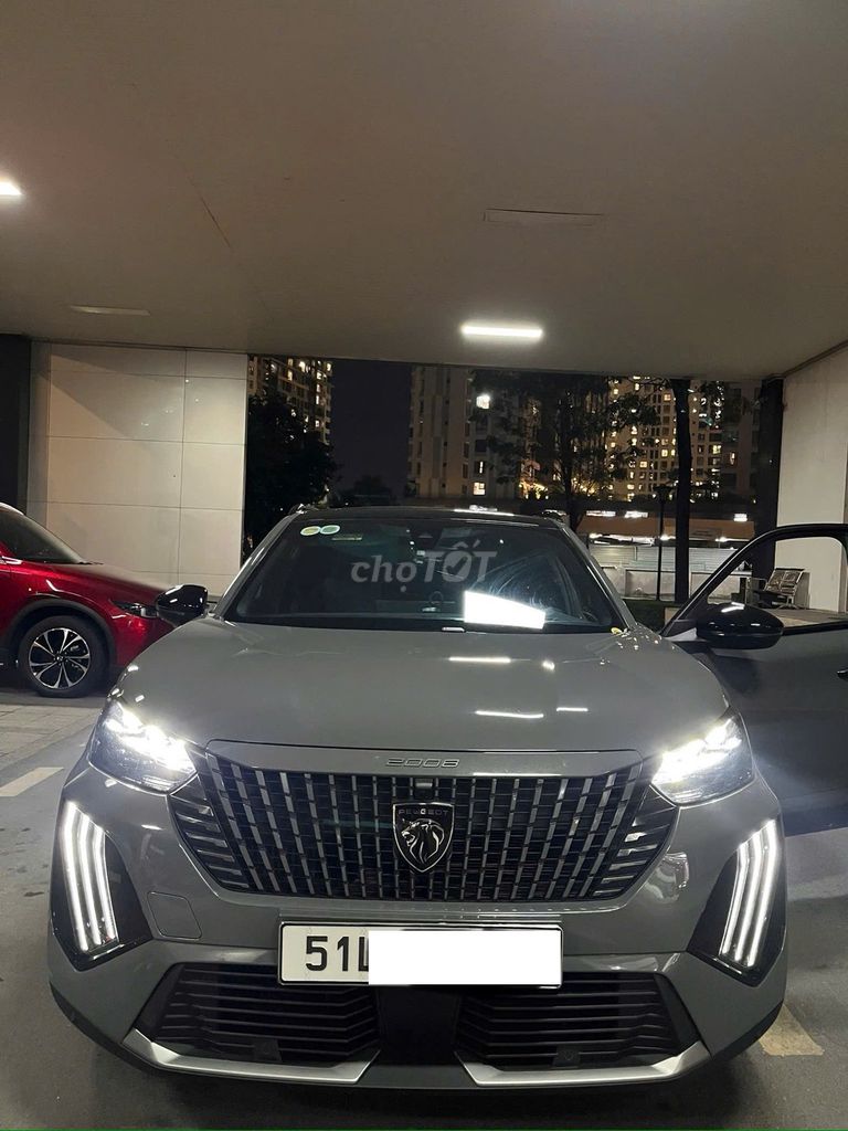 Peugeot 2008 GT 1.2 AT ALL NEW серый 14 000 км