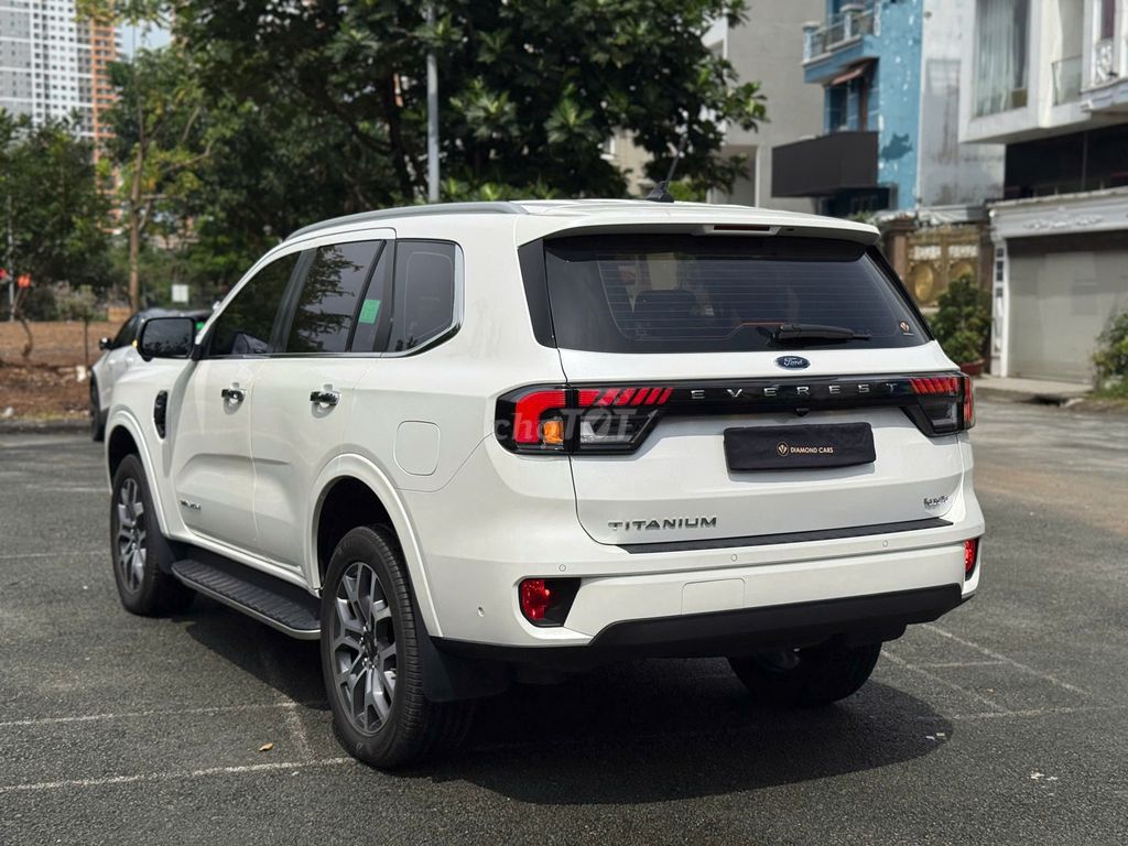 Ford Everest 2023 Titanium Plus 2.0L 4x4 AT. Mua bán Ô tô tại Thành phố Thủ Đức Tp Hồ Chí Minh được đăng bởi DIAMOND CARS hình 4