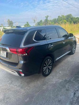 Mitsubishi Outlander 2023 2.0 CVT - 24000 km. Mua bán Ô tô tại Quận Ninh Kiều Cần Thơ được đăng bởi Trần quốc toàn