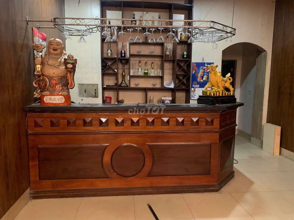 Quầy bar Gỗ thịt màu Nâu. Mua bán Tủ, kệ gia đình tại Quận Hà Đông Hà Nội được đăng bởi Minh Hoang hình 1