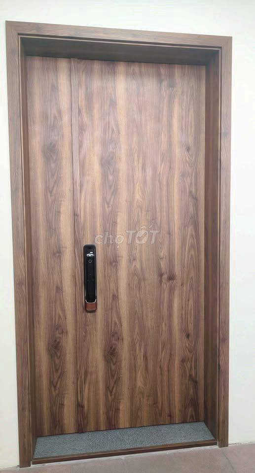 Cửa nhựa composite vân gỗ khóa vân tay. Mua bán Nội thất, đồ gia dụng khác tại Quận Hai Bà Trưng Hà Nội được đăng bởi AMC IT hình 1