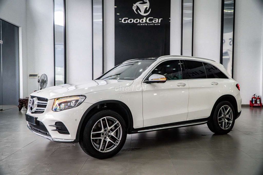Mercedes-Benz GLC 300 4MATIC 2017, почти новый, 1 владелец