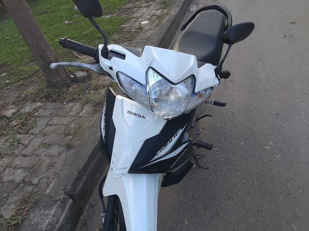 Honda Blade 2017 bán xác. Mua bán Xe máy tại Quận Liên Chiểu Đà Nẵng được đăng bởi Nguyễn Thái Thụy hình 1