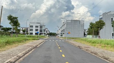 2 NỀN ĐẤT TRỤC D4 - KHU ĐÔ THỊ ĐÔNG TĂNG LONG - 6,7 TỶ/105M2