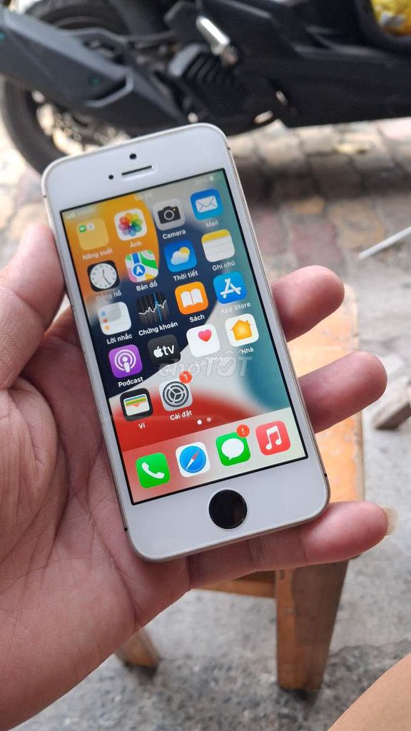 Apple iPhone SE 64GB Trắng Đã sử dụng. Mua bán Điện thoại tại Quận Tân Phú Tp Hồ Chí Minh được đăng bởi Lộc Phát  hình 1