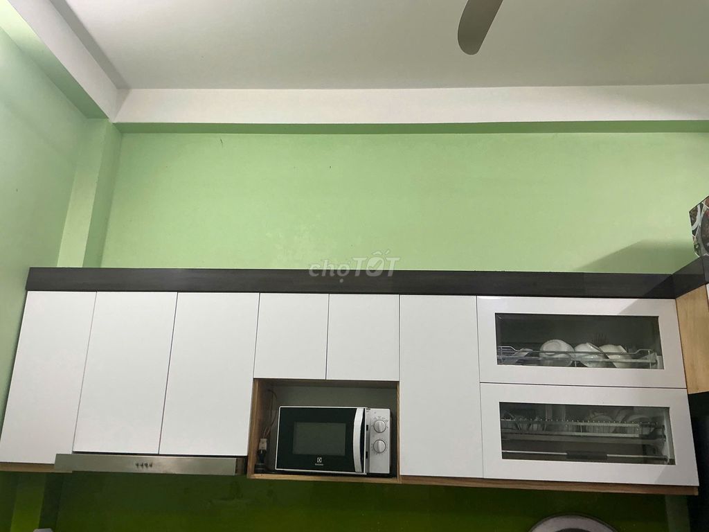 Tủ bếp gỗ sồi cánh phủ Acrylic Trắng. Mua bán Tủ, kệ gia đình tại Quận Bắc Từ Liêm Hà Nội được đăng bởi Hoàng hình 1