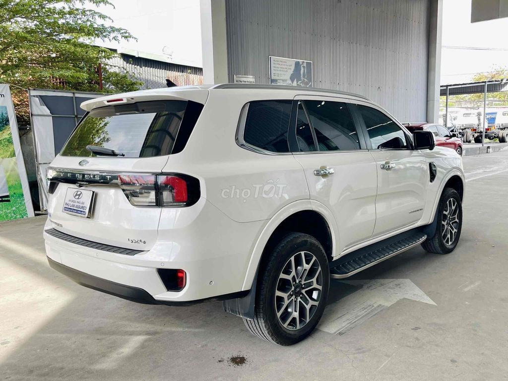Ford Everest 2022 Titanium Plus 2.0L 4x4 AT. Mua bán Ô tô tại Quận Tân Bình Tp Hồ Chí Minh được đăng bởi TRUNG TÂM XE LƯỚT CHÍNH HÃNG hình 3