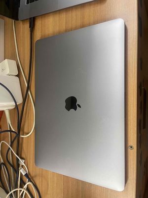 Macbook pro m2 13” 2022 24g/256 sạc88 bh6/2025. Mua bán Laptop tại Quận 3 Tp Hồ Chí Minh được đăng bởi Phúc Nguyễn
