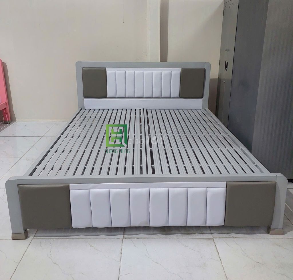 Giường Sắt Quang Hùng Đa Dạng Xám Trắng. Mua bán Giường, chăn ga gối nệm tại Huyện Cần Giờ Tp Hồ Chí Minh được đăng bởi Nội Thất Quang Hùng TD hình 1