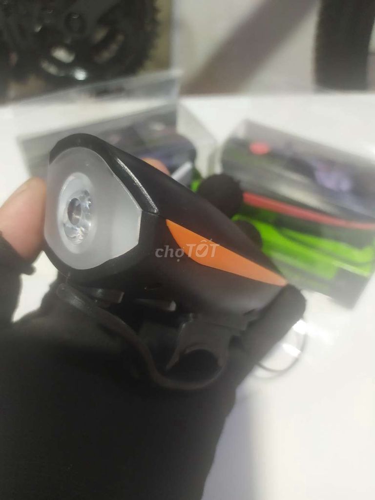 Đèn còi xe đạp 3 màu Đen, Cảm và đỏ. Mua bán Phụ tùng xe tại Quận 7 Tp Hồ Chí Minh được đăng bởi 12Bike hình 2