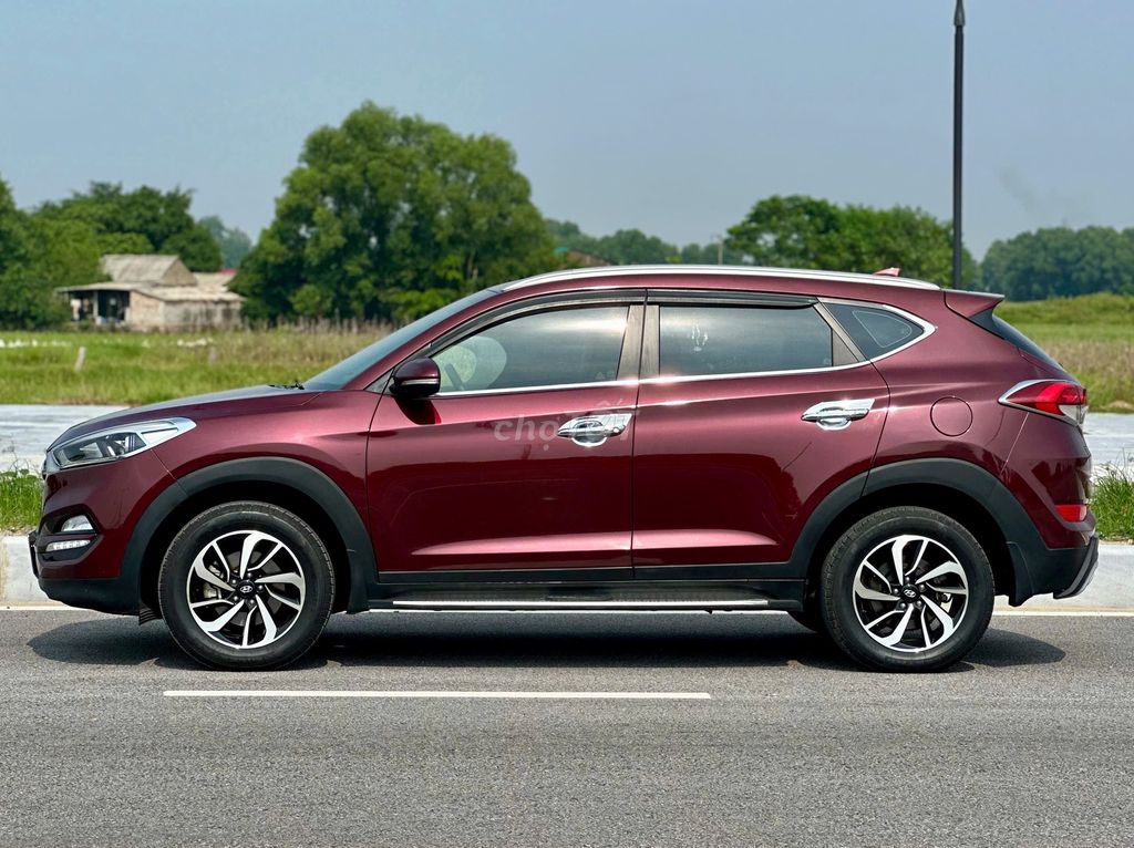 Hyundai Tucson AT 2018 màu đỏ, 100.000 km. Mua bán Ô tô tại Huyện Nam Đàn Nghệ An được đăng bởi Tên chưa cung cấp hình 3