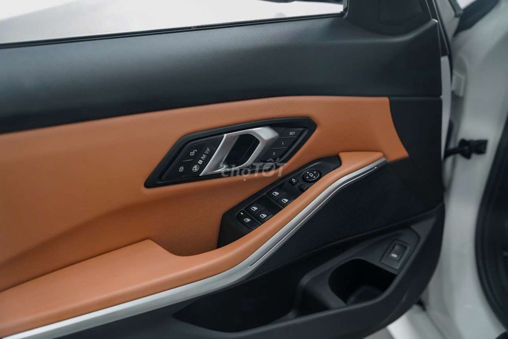 BMW 320i Sport Line LCI 2024 Trắng 12600 km. Mua bán Ô tô tại Quận 7 Tp Hồ Chí Minh được đăng bởi Hoàn Lee Xe Lướt hình 13