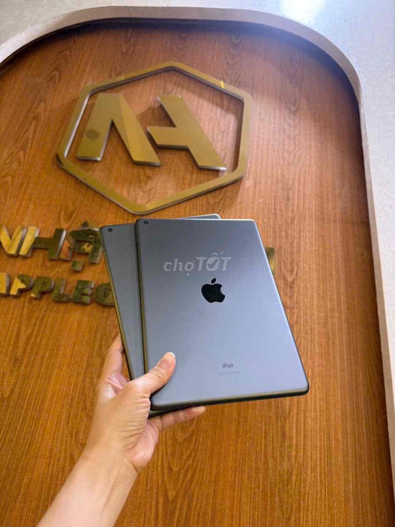 ❤️Ipad Gen 8 32G xách tay Mỹ Sài wifi. Mua bán Máy tính bảng tại Quận Gò Vấp Tp Hồ Chí Minh được đăng bởi Nguyễn Thị Thu Hiền hình 1