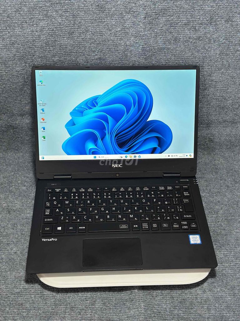 NEC Versapro i7 gen 8.