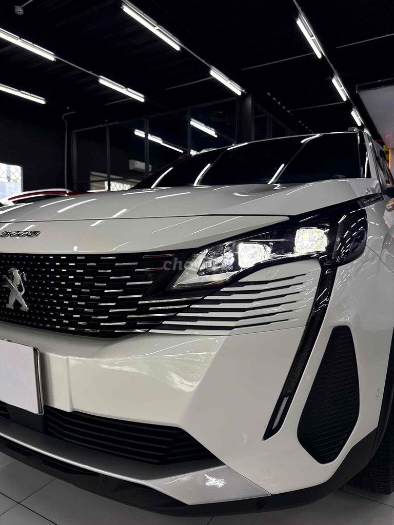 Peugeot 5008 GT 2024 7 мест белый автомат 30000 км