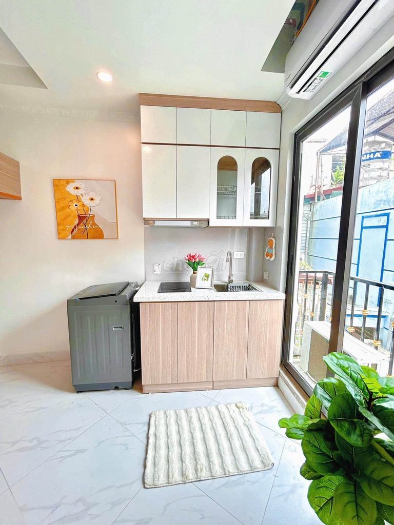 Cho thuê phòng trọ full nội thất, thang máy, ban công thoáng tại Linh
