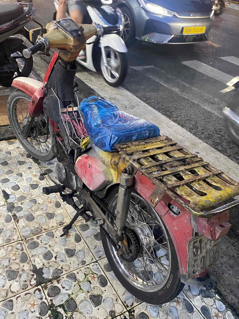 Honda DD 70 Красный